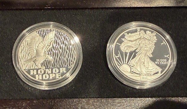 9/11 Set American Silver Eagle 1 oz 2011 Proof en Honor and Hope 1 oz - Image 2