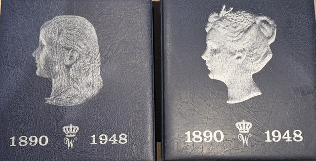 Nederlandse verzameling Wilhelmina (vrijwel compleet) (in 2 Blauwe albums)