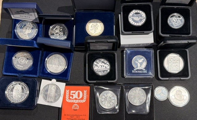 Lot Zilveren Wereld munten en Penningen tegen SPOT 1.645 gram - Image 16