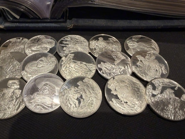Lot zilveren penningen en munten (1,300 kg netto zilver) (nu slechts spot) - Image 3