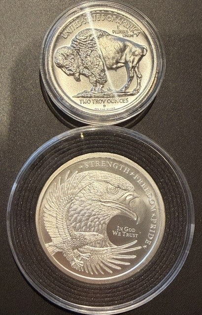 Lot van 2 x 2 oz - American Eagle en Buffalo Rounds